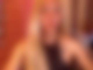 Live cam show with KattieFlirty - Tattoos on StripNow