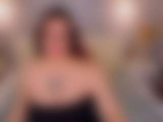 Live cam show with Kity-Mooree - Chubby on StripNow