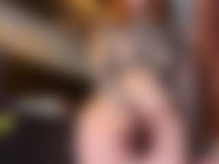 Live cam show with vynilaforever - Smoking on StripNow