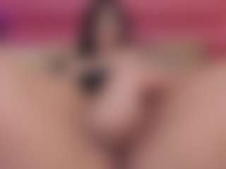 Live cam show with Alondra darling - Thick on CamClone