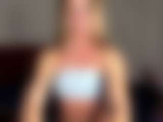 Live cam show with Melissa - Yoga on madthumbs