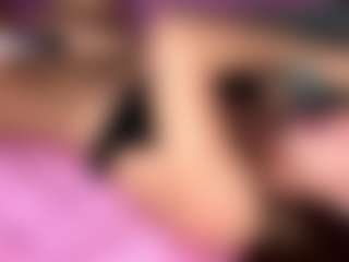 Live cam show with Melissa - Brown Eyes Blonde Hair on Camsoda