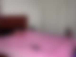 Live cam show with Melissa - Skinny on CamClone