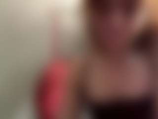 EustoliaWallett MILF webcam performer live streaming