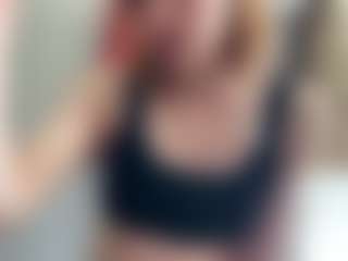 Live cam show with EustoliaWallett - New Squirt on eurowanks.com