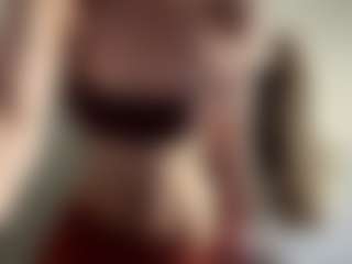 EustoliaWallett MILF webcam performer live streaming