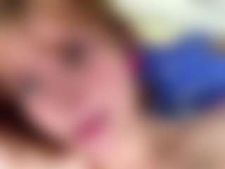 Live cam show with EustoliaWallett - Fingering on madthumbs