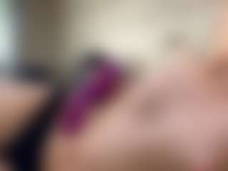 Live cam show with EustoliaWallett - Facial on Camsoda