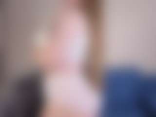 Live cam show with GiannaHumphreys - Moaning on Camsoda