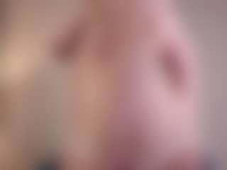 Live cam show with GiannaHumphreys - Flashing on SpankPalCams