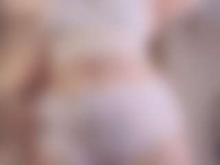 Live cam show with GiannaHumphreys - Flashing on pussylord.com