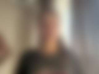 Live cam show with Scarlett - Body Massage on madthumbs