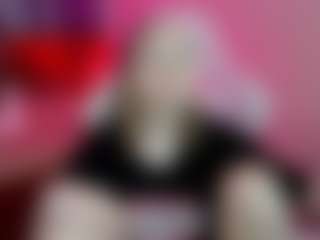 Live cam show with Les-Moonie - Camel Toe on Camsoda