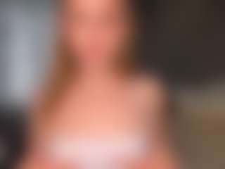 Live cam show with LorenGliues - Striptease Teen (18+) on Milfs Live