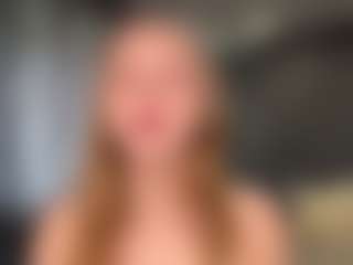 Live cam show with LorenGliues - Cute on Milfs Live