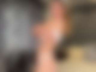 Live cam show with LorenGliues - Oil on Uber Horny