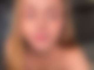 Live cam show with LorenGliues - Ass Bouncing on liverealitysex.com