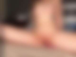 LorenGliues's Live Sex Cam Show