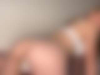 LorenGliues's Live Sex Cam Show