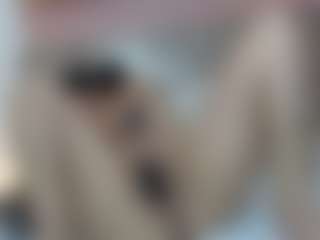 lucia-henao's Live Sex Cam Show