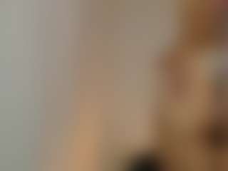 lucia-henao's Live Sex Cam Show