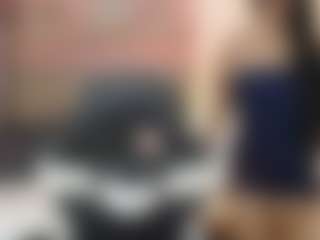 lucia-henao's Live Sex Cam Show
