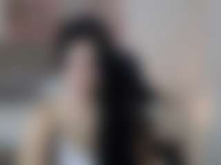 lucia-henao's Live Sex Cam Show