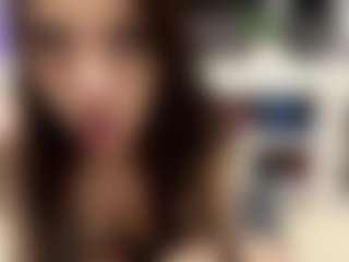Live cam show with Bella - Natural on xDating