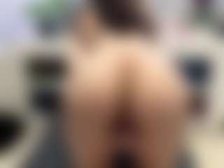 Bella's Live Sex Cam Show