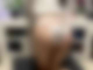 Bella's Live Sex Cam Show
