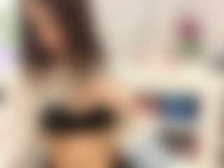 Bella's Live Sex Cam Show