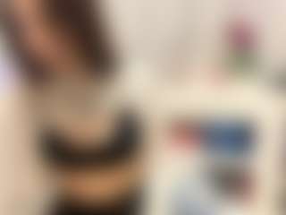 Bella's Live Sex Cam Show