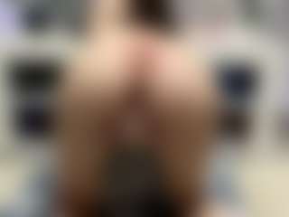 Bella's Live Sex Cam Show