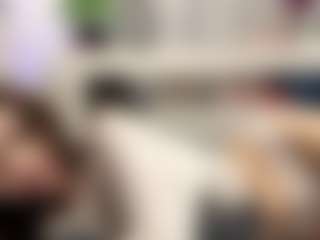 Bella's Live Sex Cam Show