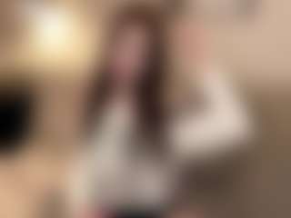 Live cam show with Bella - Belly on crypto-cams