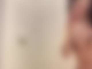 Bella's Live Sex Cam Show