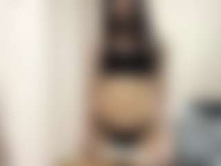 Live cam show with Bella - Petite on Pornisteam.com