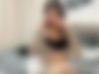 Bella's Live Sex Cam Show