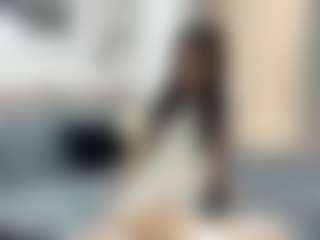 Bella's Live Sex Cam Show