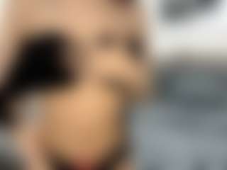 Bella's Live Sex Cam Show