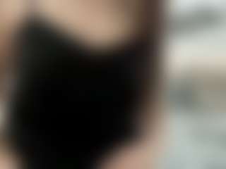 Bella's Live Sex Cam Show