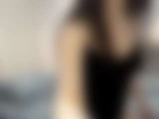 Live cam show with Bella - Genital Piercings on madthumbs