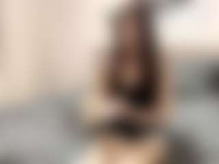 Bella's Live Sex Cam Show
