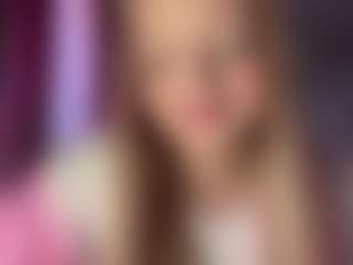 Live cam show with Eva - Skinny on Camming Site