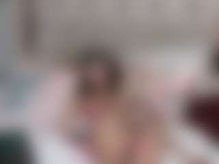 Live cam show with BrinneCastillo - Erotic Dance on StripNow
