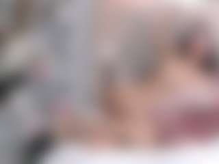 Live cam show with BrinneCastillo - Erotic Dance on livesuperchat.net