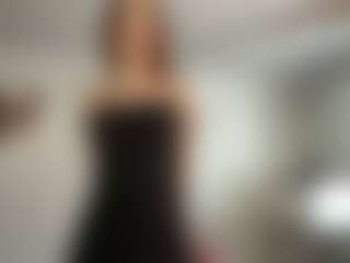 Live cam show with Amelia - Tease MILF on liverealitysex.com