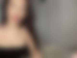 Amelia MILF webcam performer live streaming