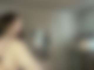 Live cam show with Amelia - Petite MILF on Camsoda