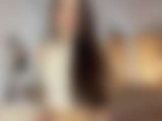 Live cam show with Amelia - Flashing on madthumbs